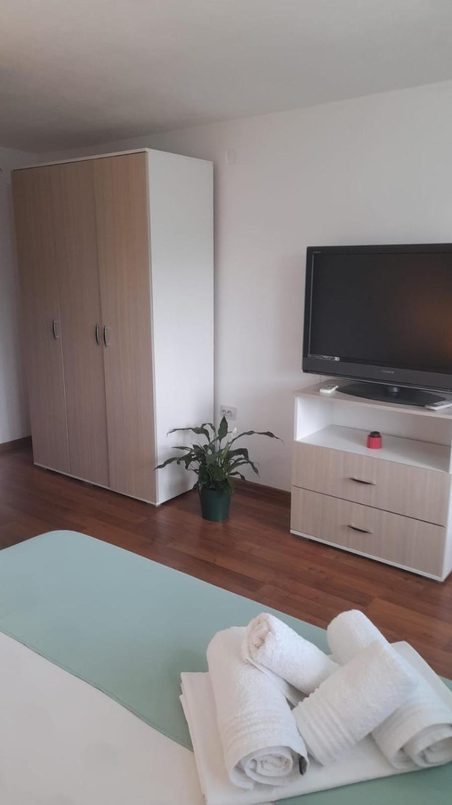 Casa Elena Eselnita Hotel Kültér fotó